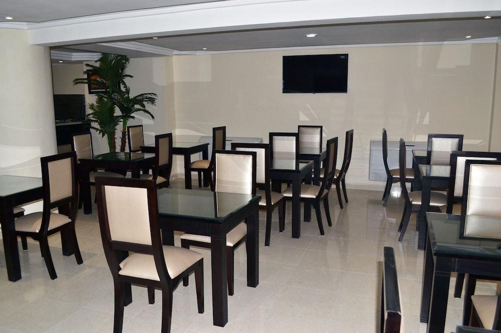 Al Akhawayn Hotel Oujda Buitenkant foto