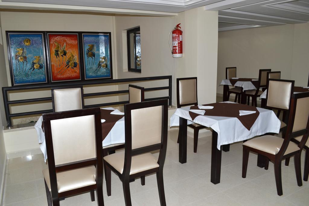 Al Akhawayn Hotel Oujda Buitenkant foto