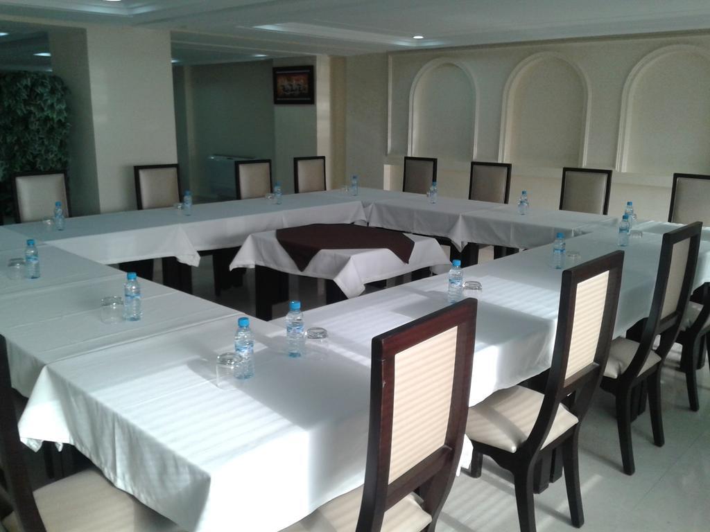 Al Akhawayn Hotel Oujda Buitenkant foto