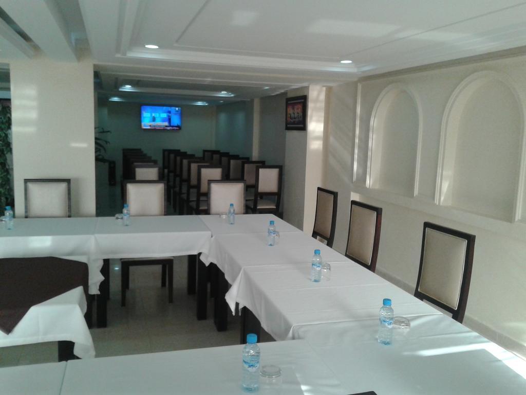 Al Akhawayn Hotel Oujda Buitenkant foto