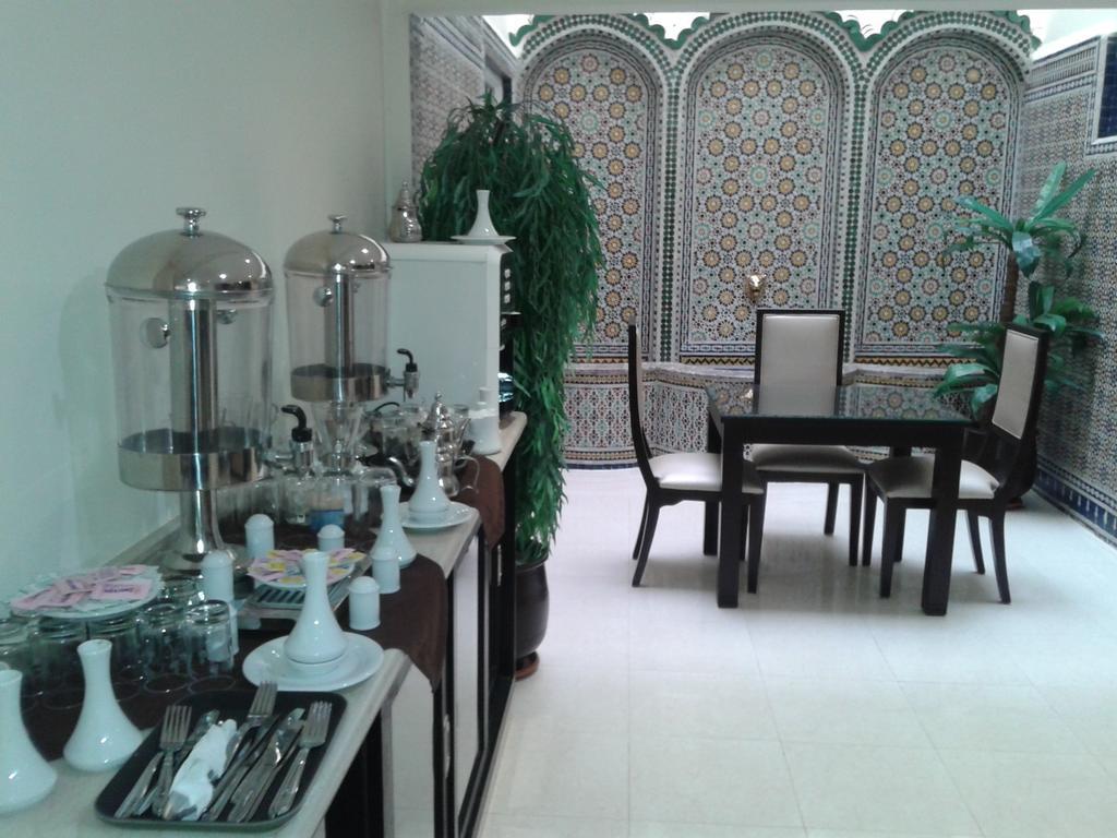Al Akhawayn Hotel Oujda Buitenkant foto