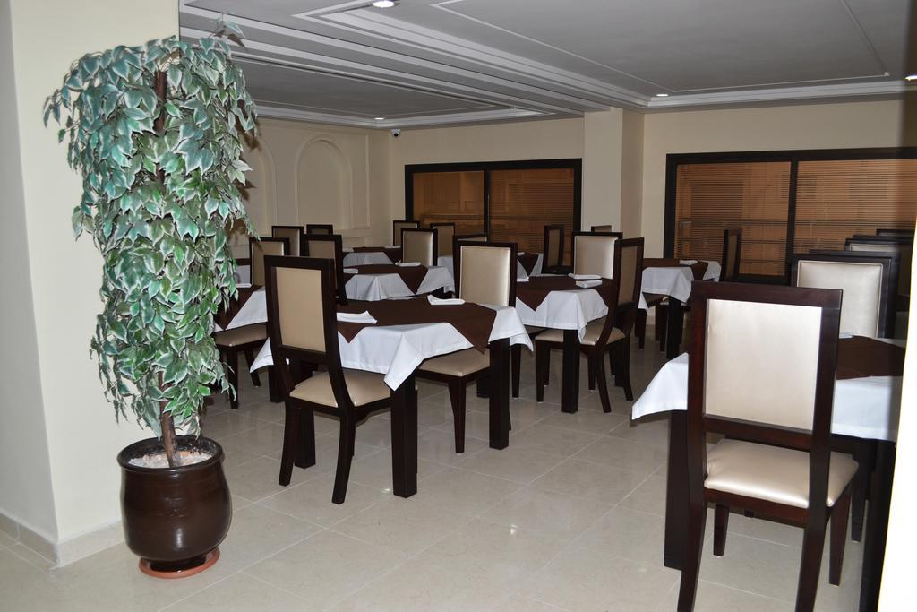 Al Akhawayn Hotel Oujda Buitenkant foto