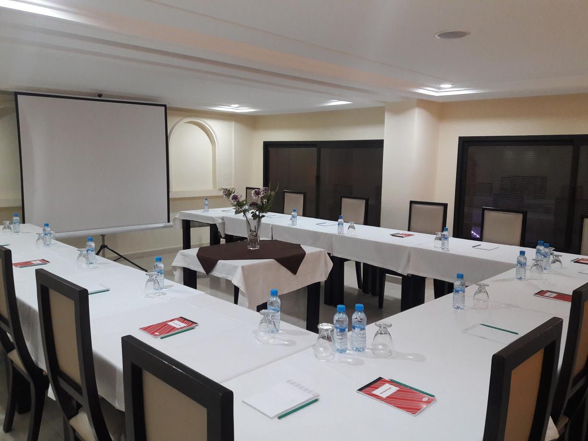 Al Akhawayn Hotel Oujda Buitenkant foto
