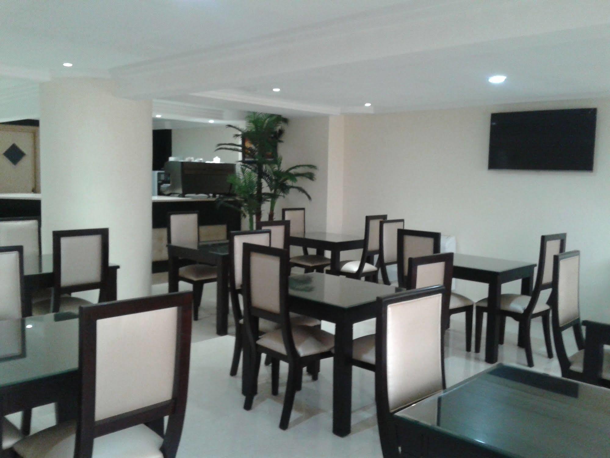 Al Akhawayn Hotel Oujda Buitenkant foto