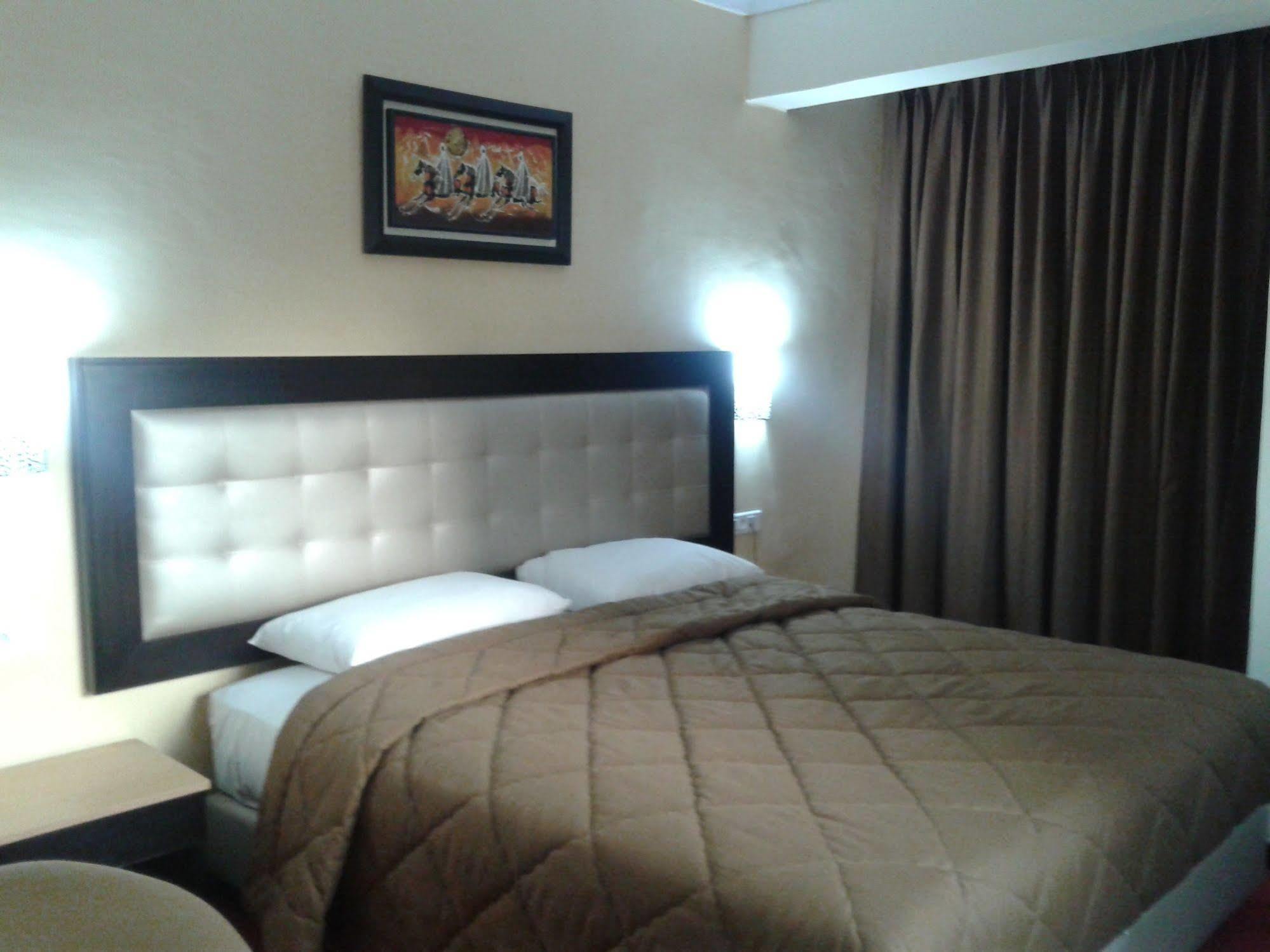 Al Akhawayn Hotel Oujda Buitenkant foto