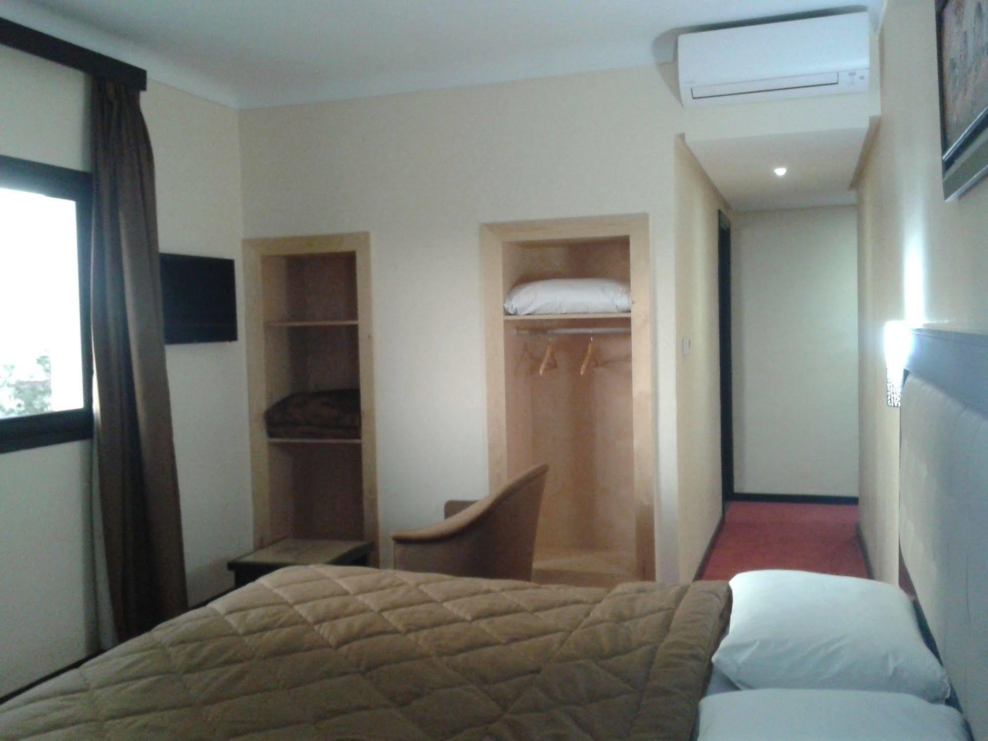 Al Akhawayn Hotel Oujda Buitenkant foto