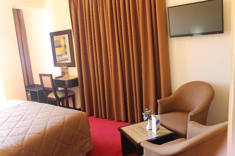 Al Akhawayn Hotel Oujda Buitenkant foto
