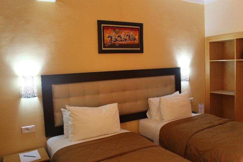 Al Akhawayn Hotel Oujda Buitenkant foto