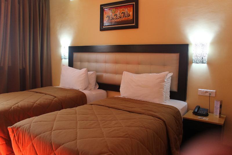 Al Akhawayn Hotel Oujda Buitenkant foto