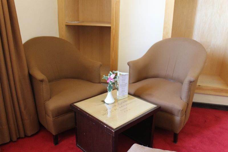 Al Akhawayn Hotel Oujda Buitenkant foto